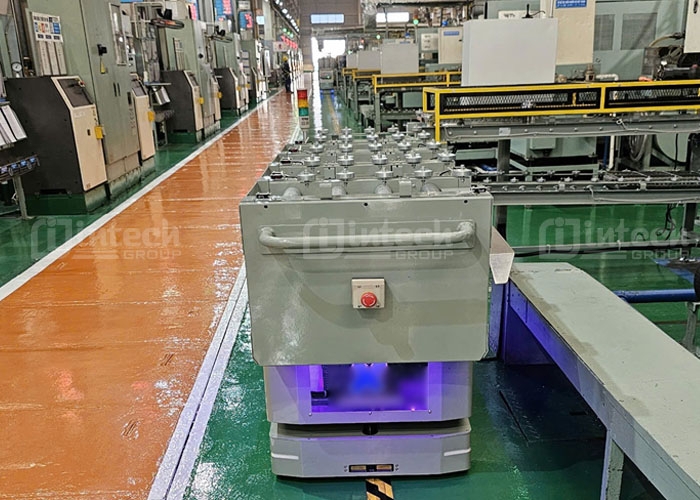 robot agv van chuyen san pham duc