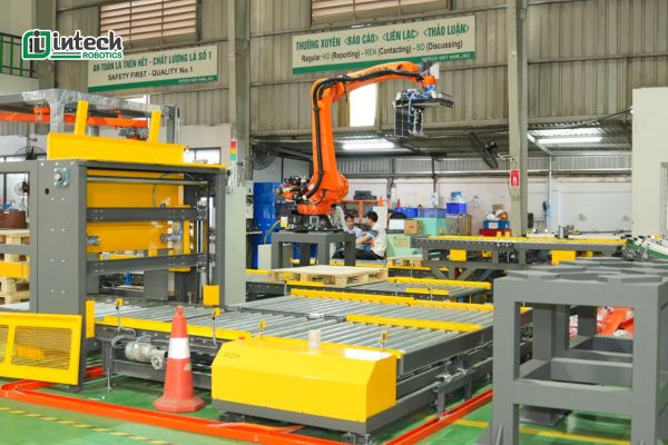 So sánh Robot xếp bao cánh tay đôi và cánh tay đơn