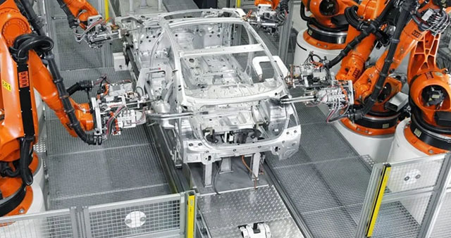 Robot hàn trong Công nghiệp Ô tô, Xe máy và Phụ trợ điện tử